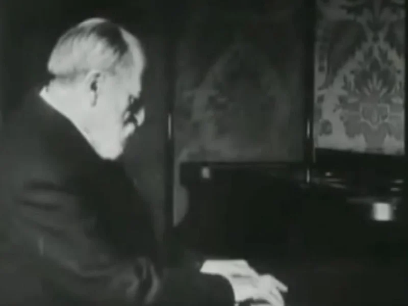映画『祖国の人々』のサン＝サーンス（1915年）